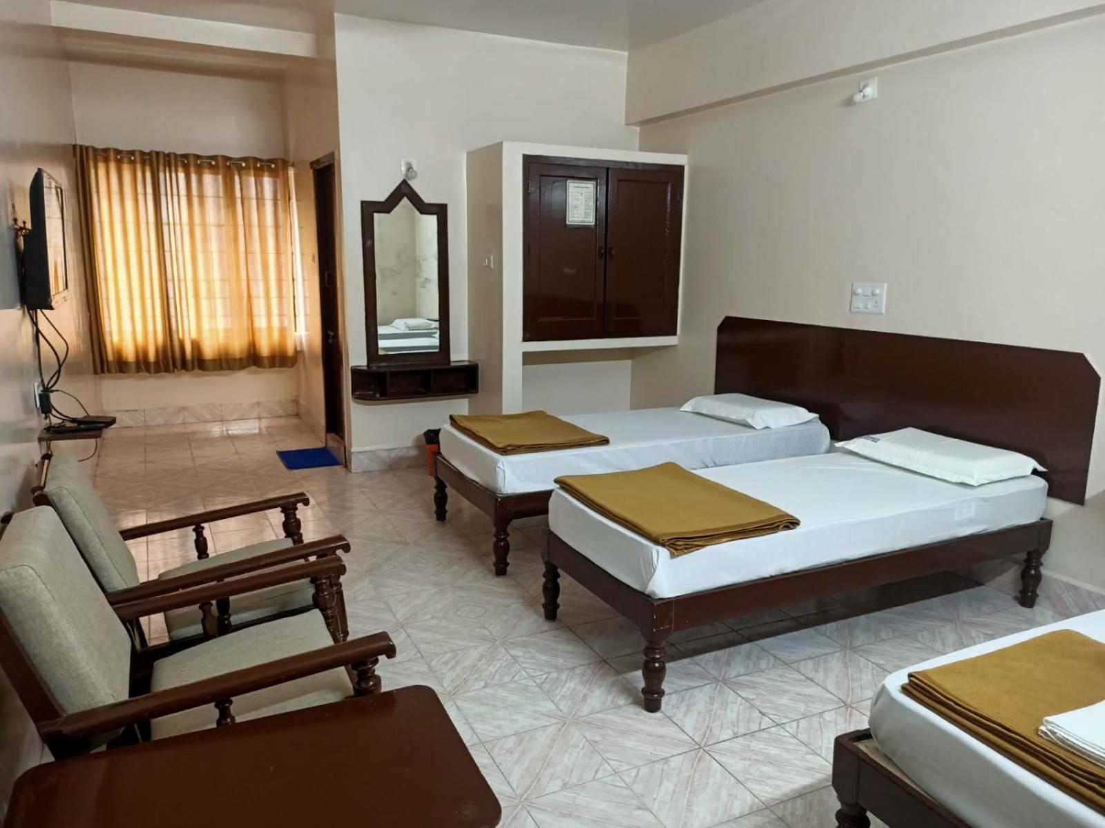 Arihanth Deluxe Lodge Шимога Экстерьер фото